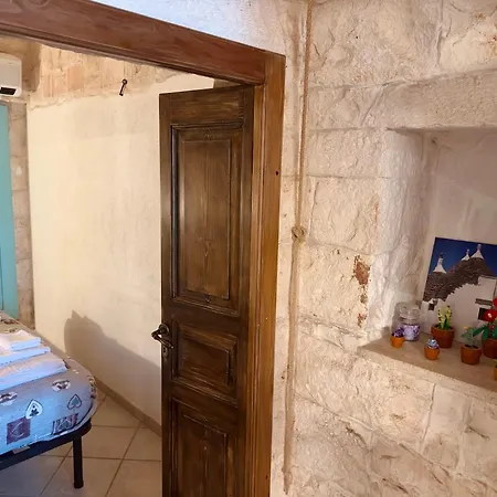 Historic Trullo With Private Jacuzzi And Sauna
